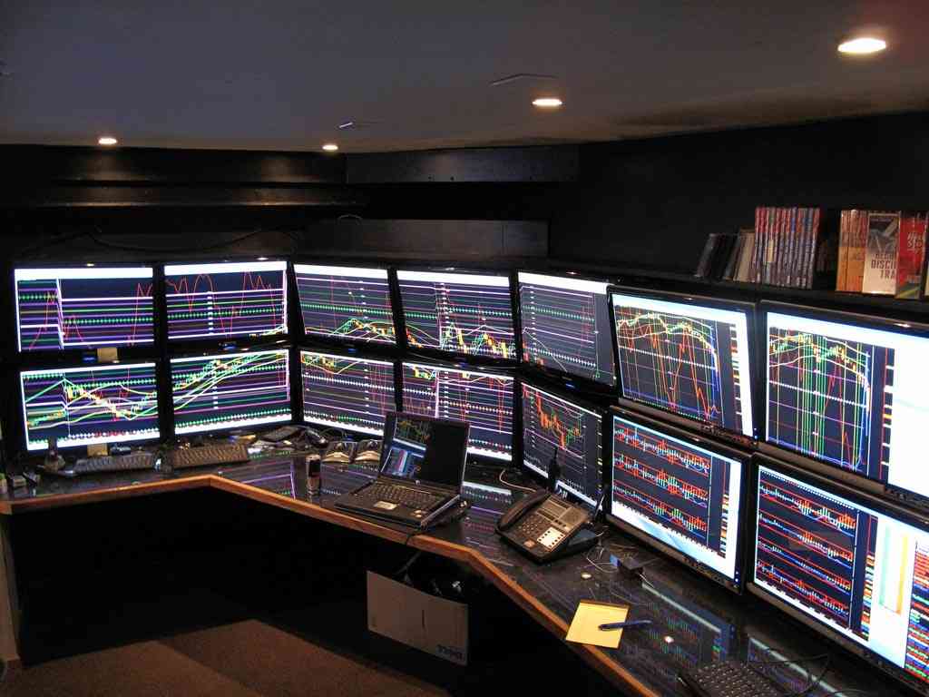 40 monitors trading workspace